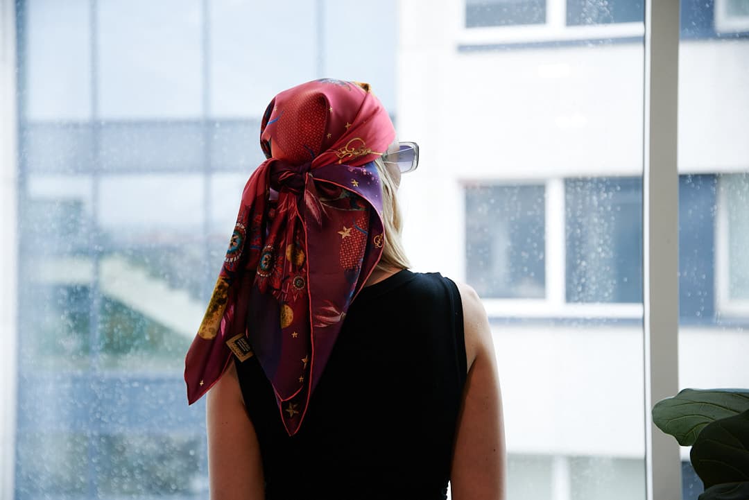 Square Silk Scarf Passion flower - Image 4