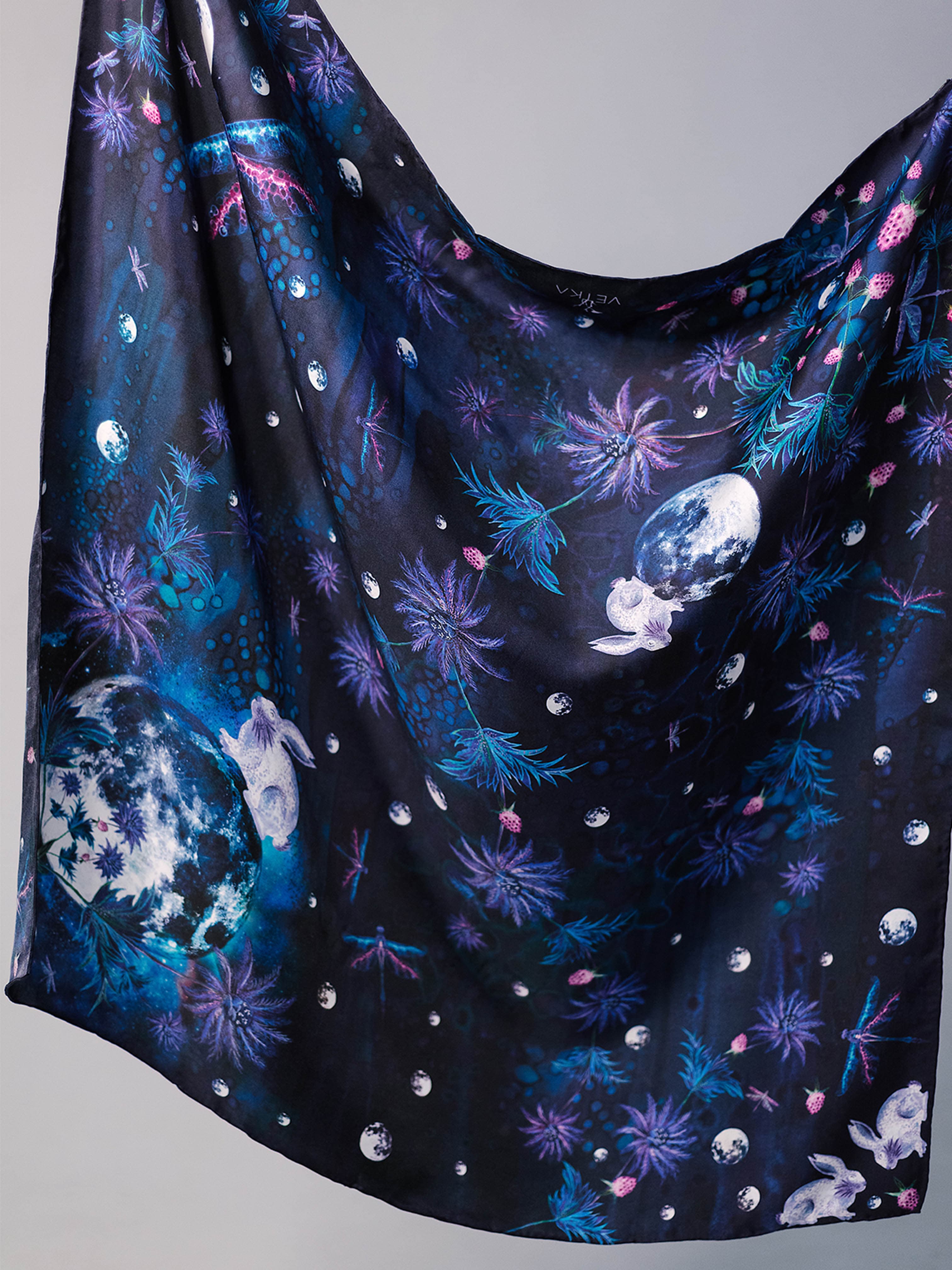 Square Silk Scarf Moon rabbit - Image 5