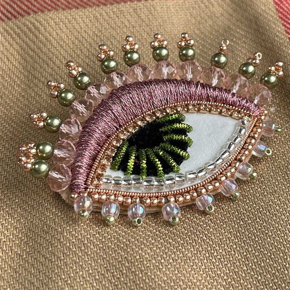 Brooch Petal Gaze - Image 2