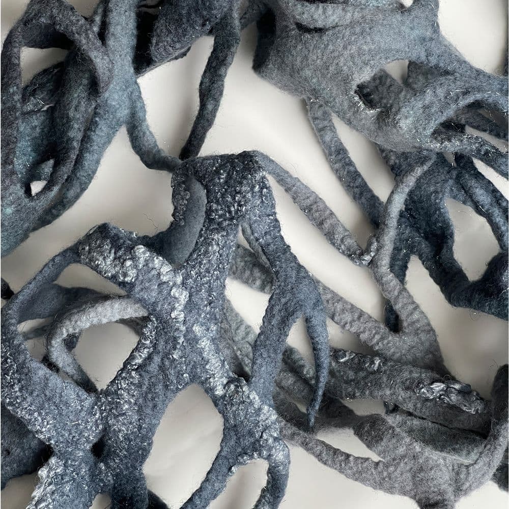 Wool scarf VETKA, navy-gray - Image 3